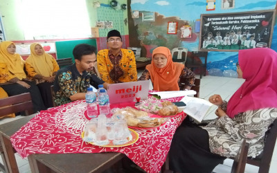 Supervisi Guru oleh Pengawas Madrasah Ibu Asniyah, S. Ag, M.Pd.I